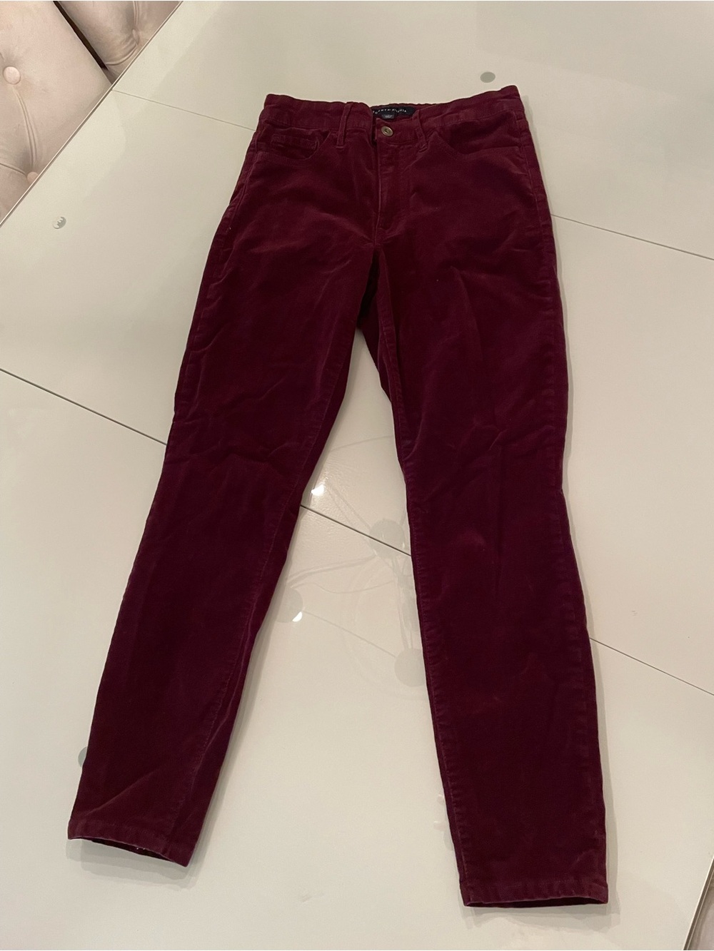 Tommy Hilfiger Women's Skinny Corduroy Pants in Burgundy